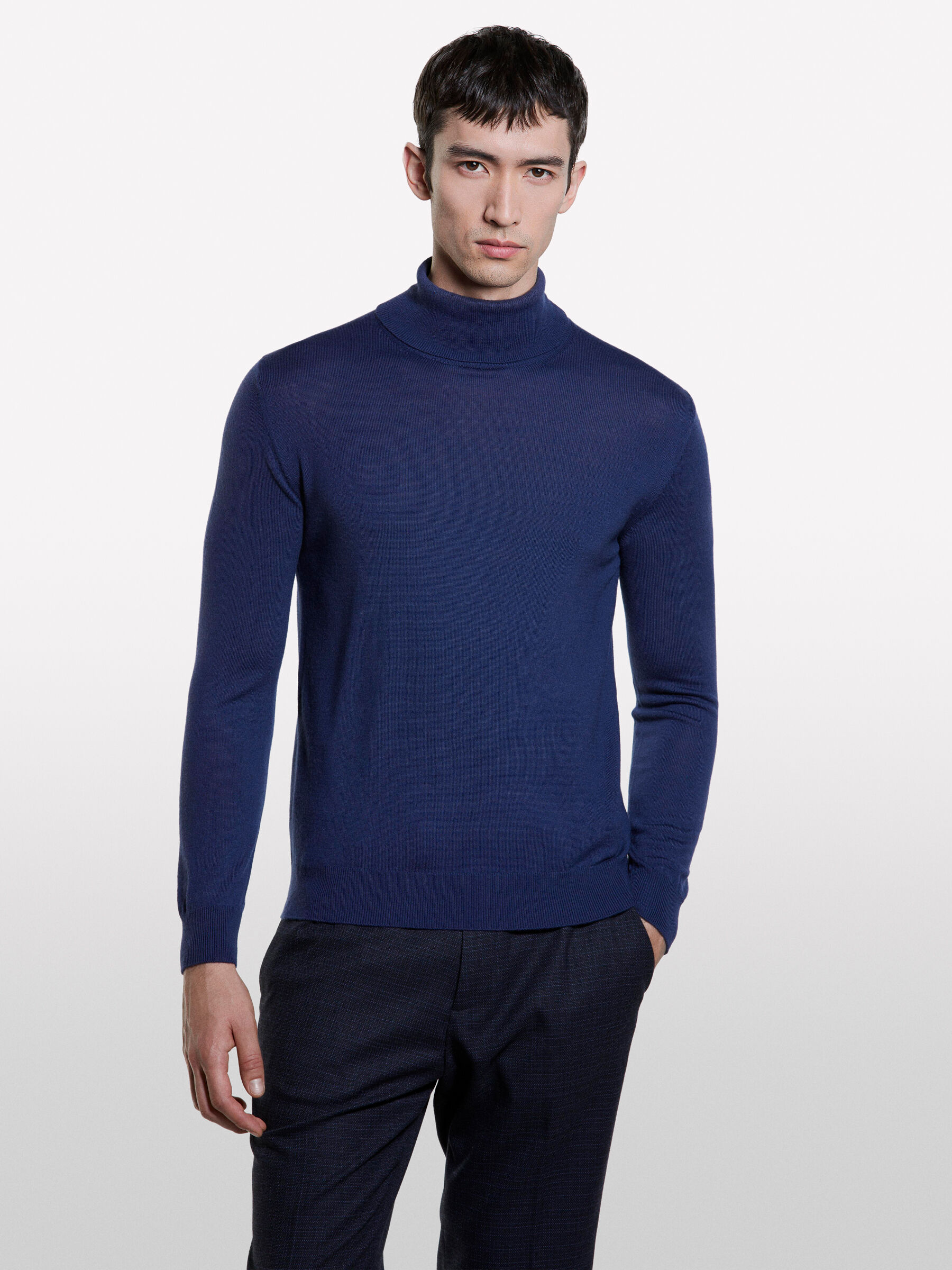 TURTLE NECK SWEATER Homem image number null