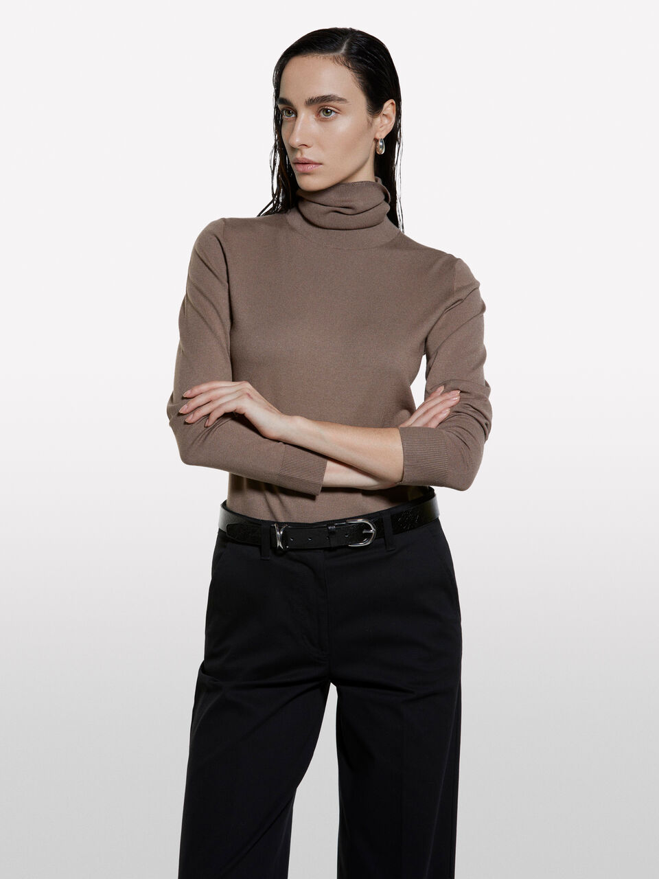 TURTLE NECK SWEATER Mulher image number null