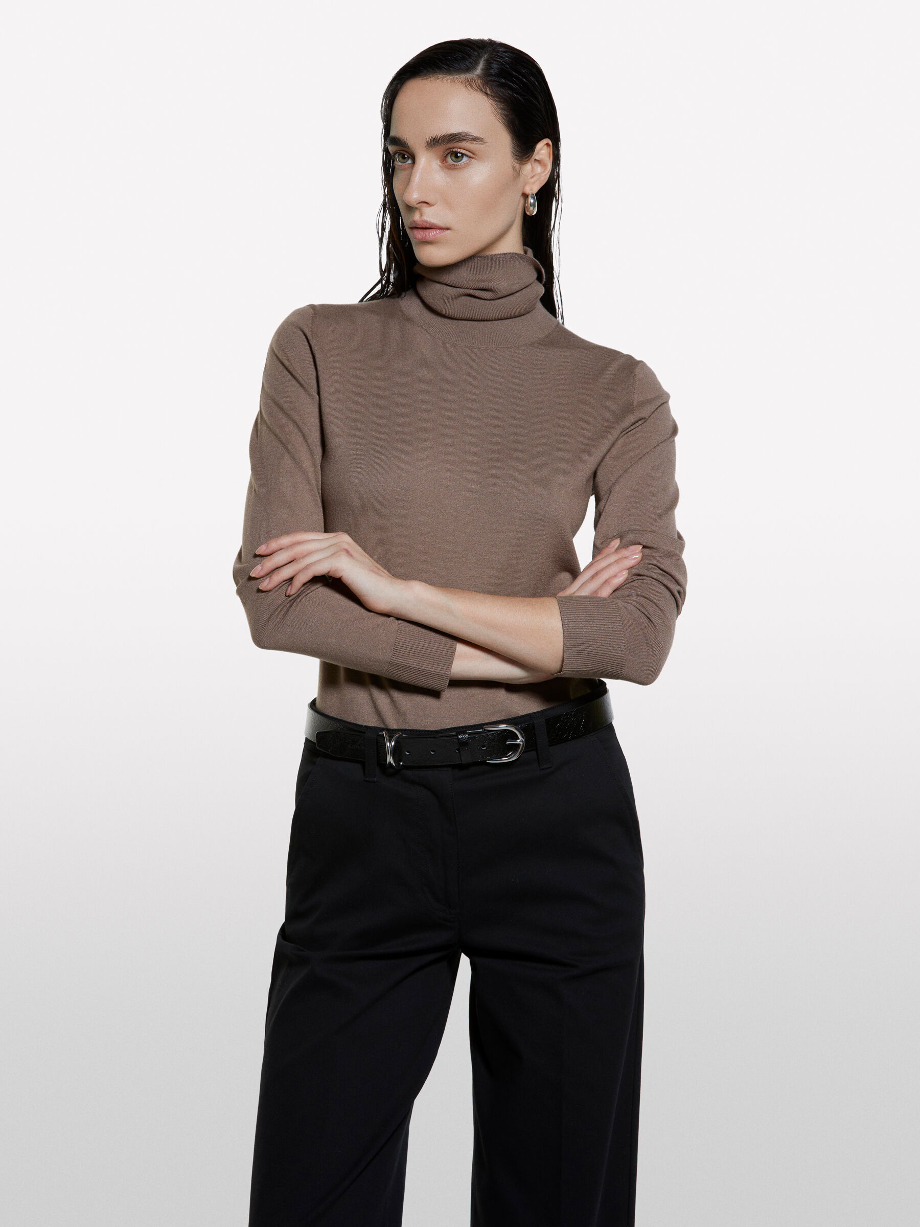 TURTLE NECK SWEATER Mulher image number null