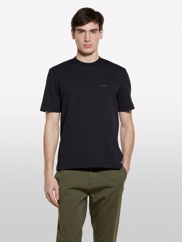T-shirt preta com patch - t-shirt de manga curta para homem | Sisley