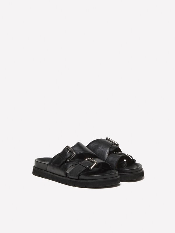 Chinelos pretos em pele - sapatos para homem | Sisley