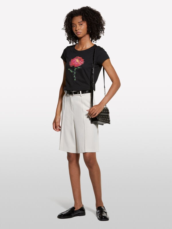 T-shirt preta com estampa de flor T-shirt preta com estampa de flor - t-shirt de manga curta para mulher | Sisley