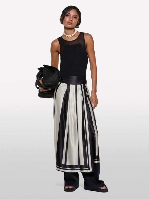 Top preto com tule - tops para mulher | Sisley