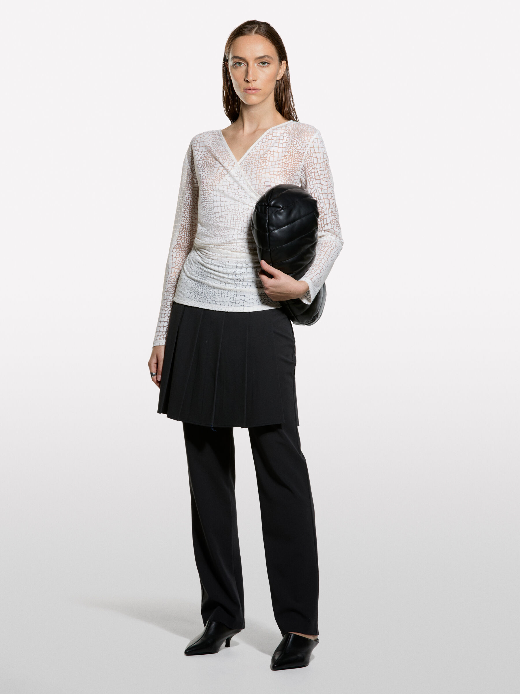 V NECK SWEATER L/S Mulher image number null