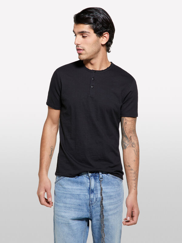 T-shirt carcela de botões preta - t-shirt de manga curta para homem | Sisley