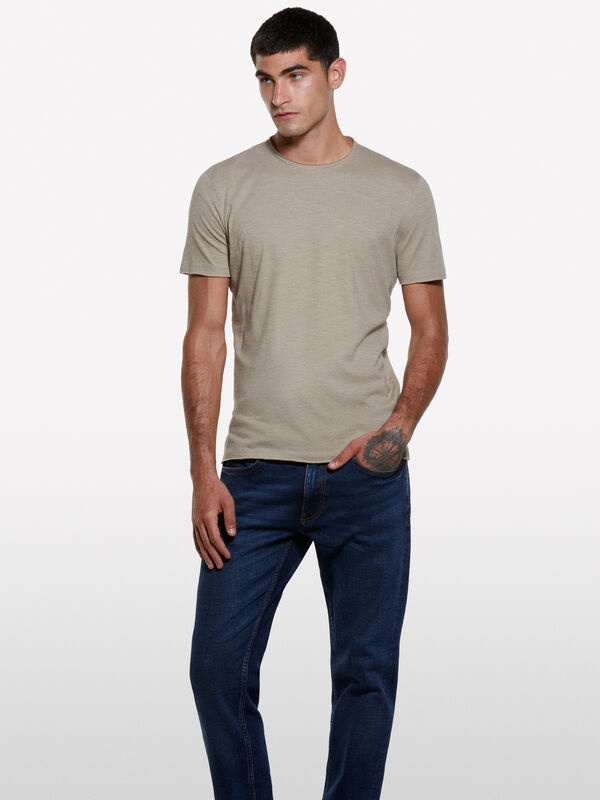 T-shirt de manga curta slim fit camel T-shirt de manga curta slim fit camel - t-shirt de manga curta para homem | Sisley