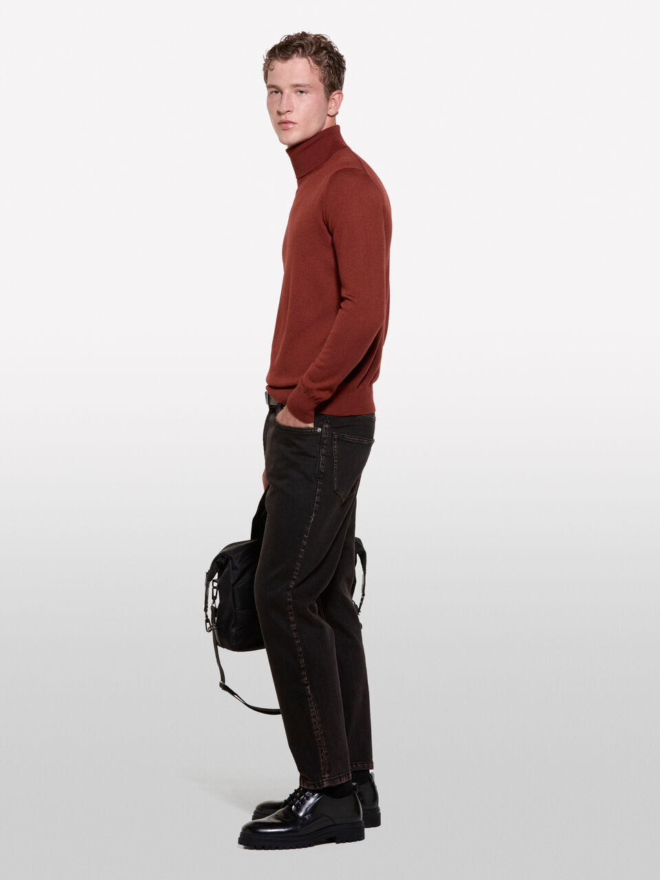 TURTLE NECK SWEATER Homem image number null