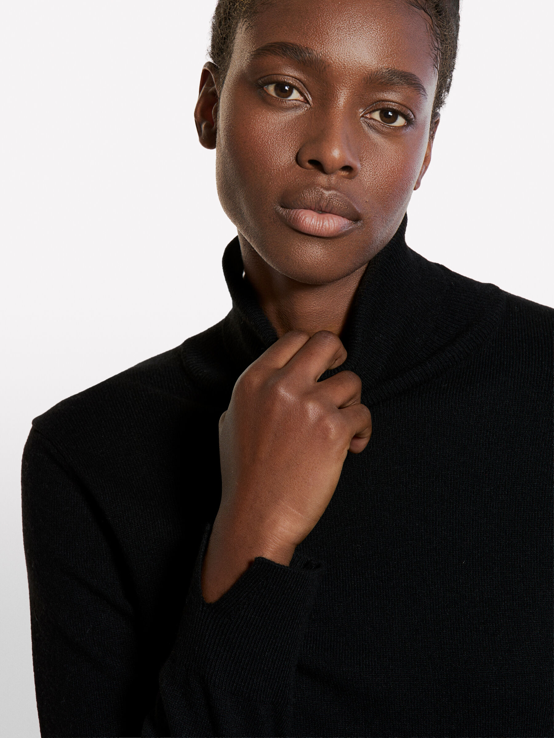 TURTLE NECK SWEATER Mulher image number null