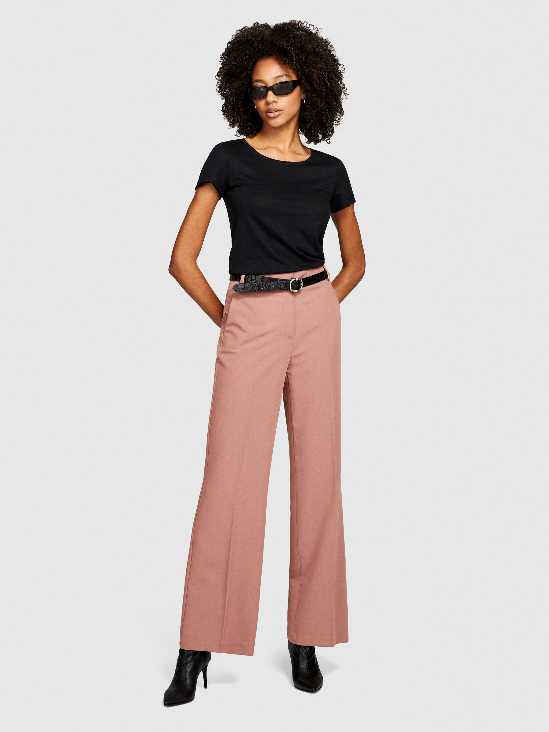 T-shirt decote redondo com corte vivo Mulher image number null