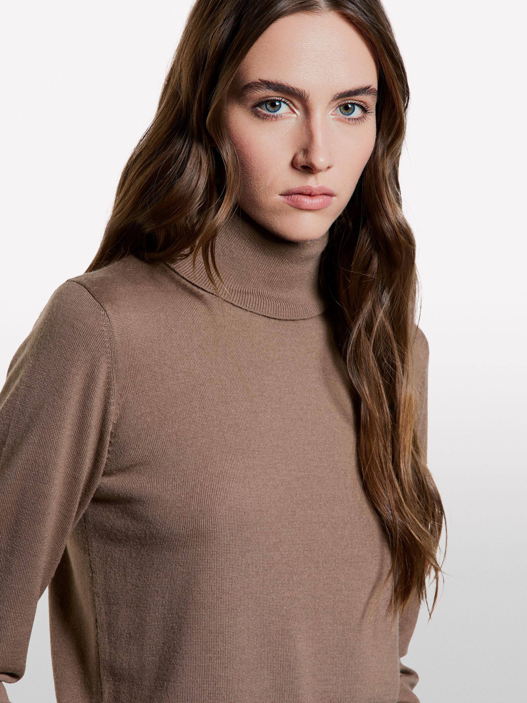 TURTLE NECK SWEATER Mulher image number null