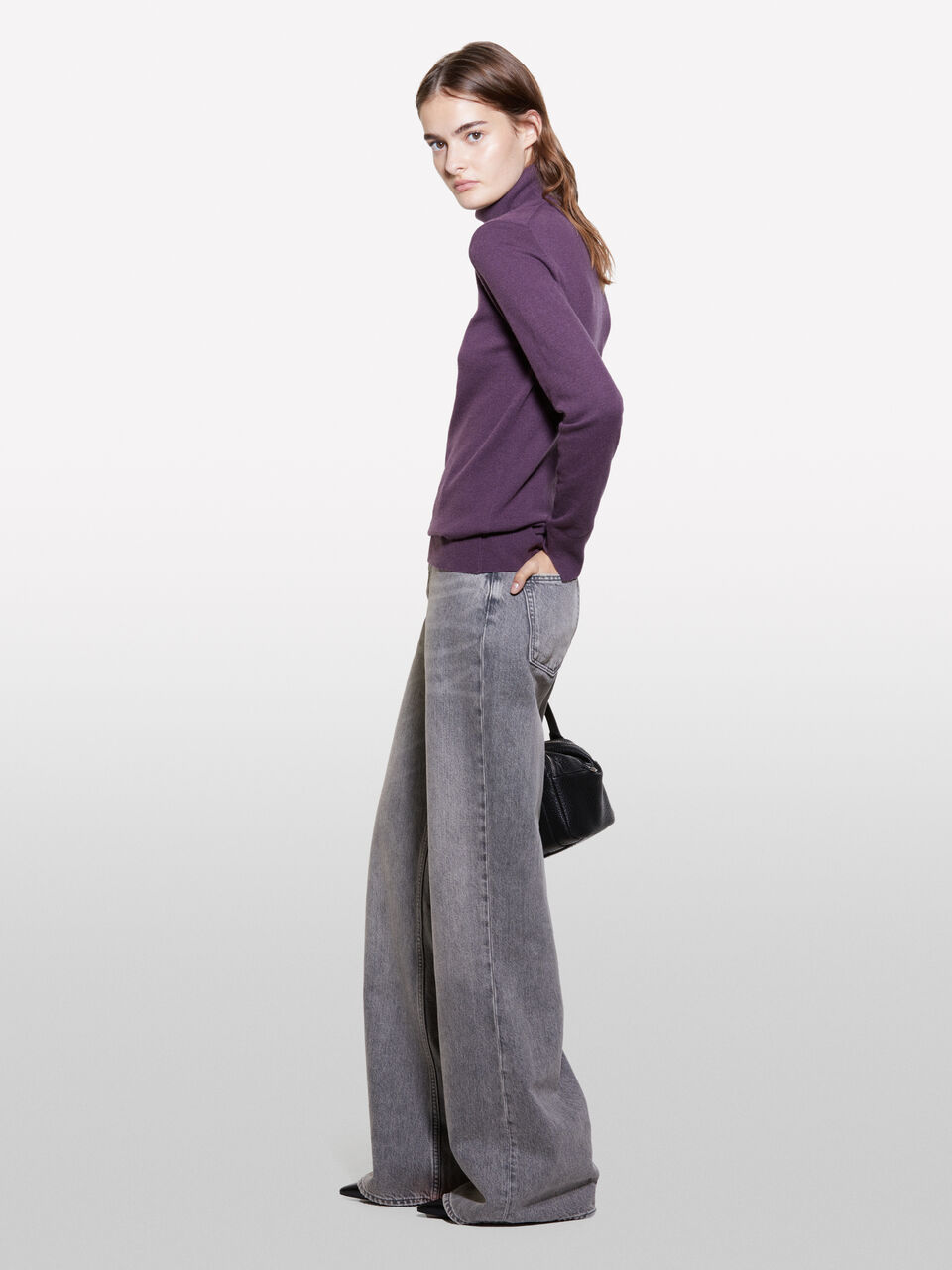 TURTLE NECK SWEATER Mulher image number null