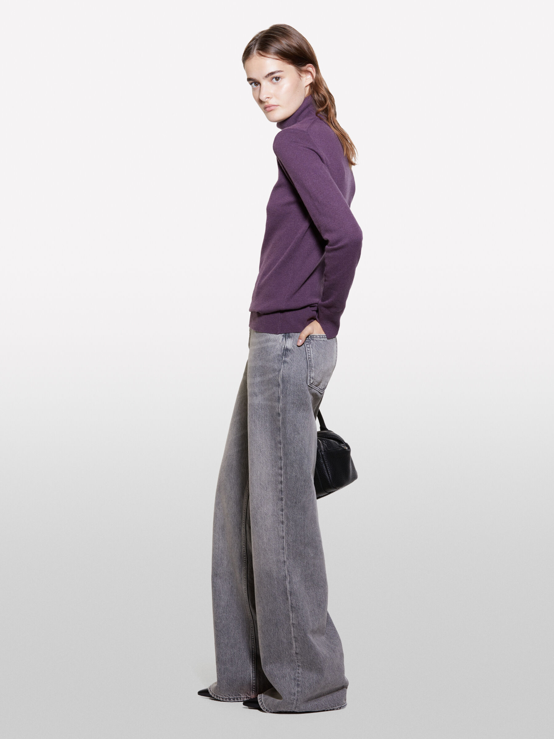 TURTLE NECK SWEATER Mulher image number null