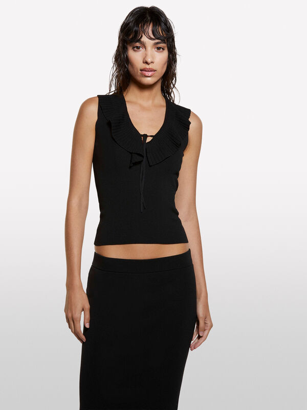 Top preto de malha com folhos - tops para mulher | Sisley