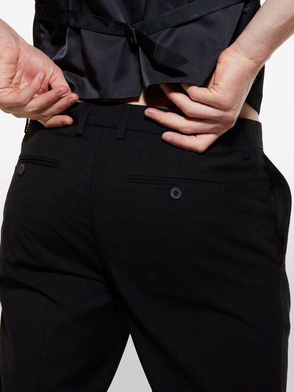 Calças formais pretas slim fit - calças slim para homem | Sisley
