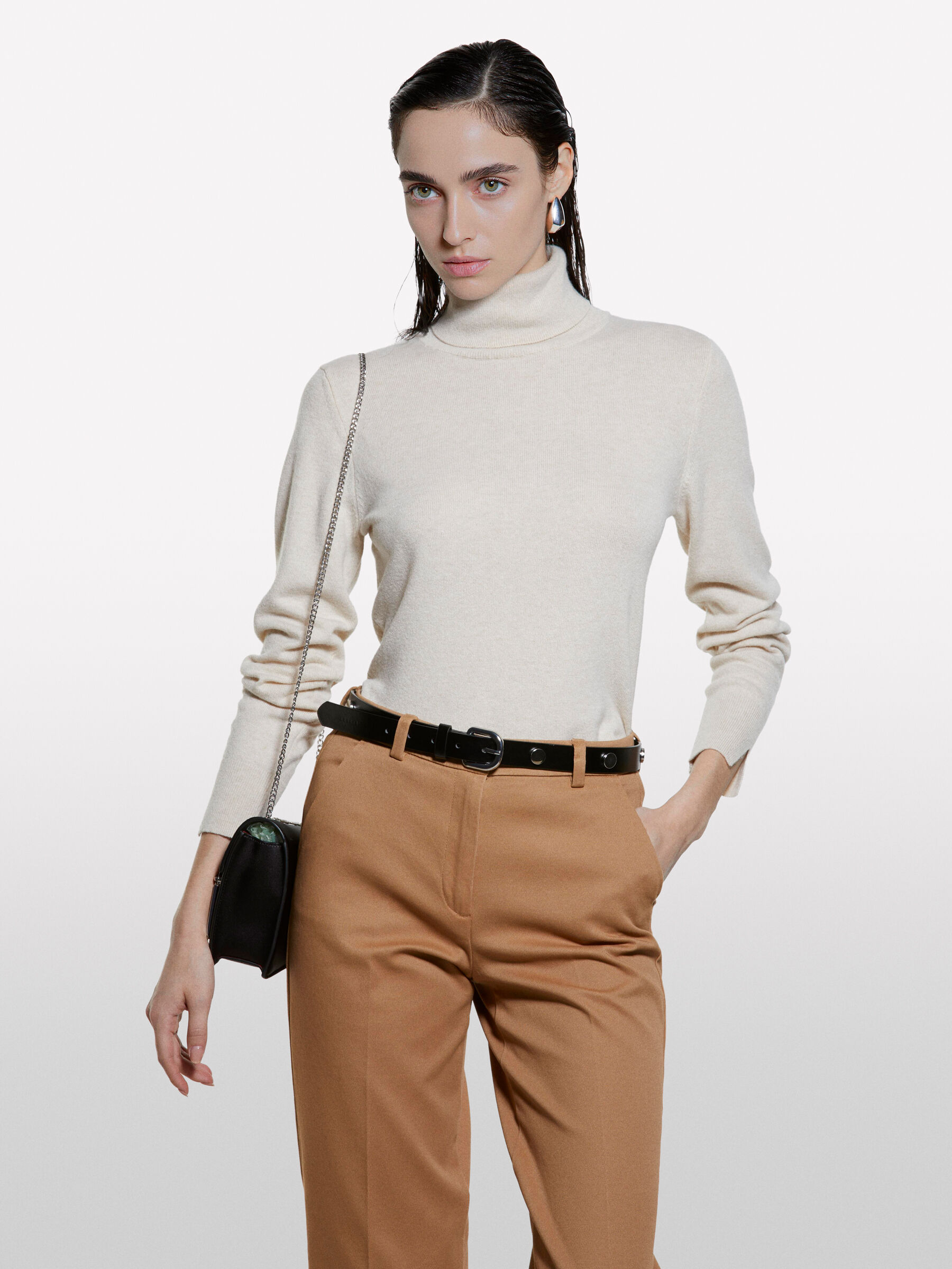 TURTLE NECK SWEATER Mulher image number null