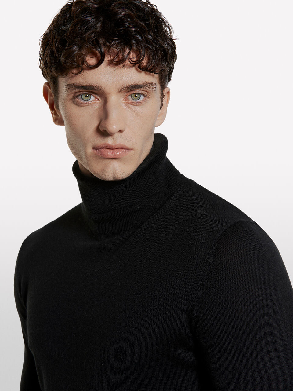 TURTLE NECK SWEATER Homem image number null