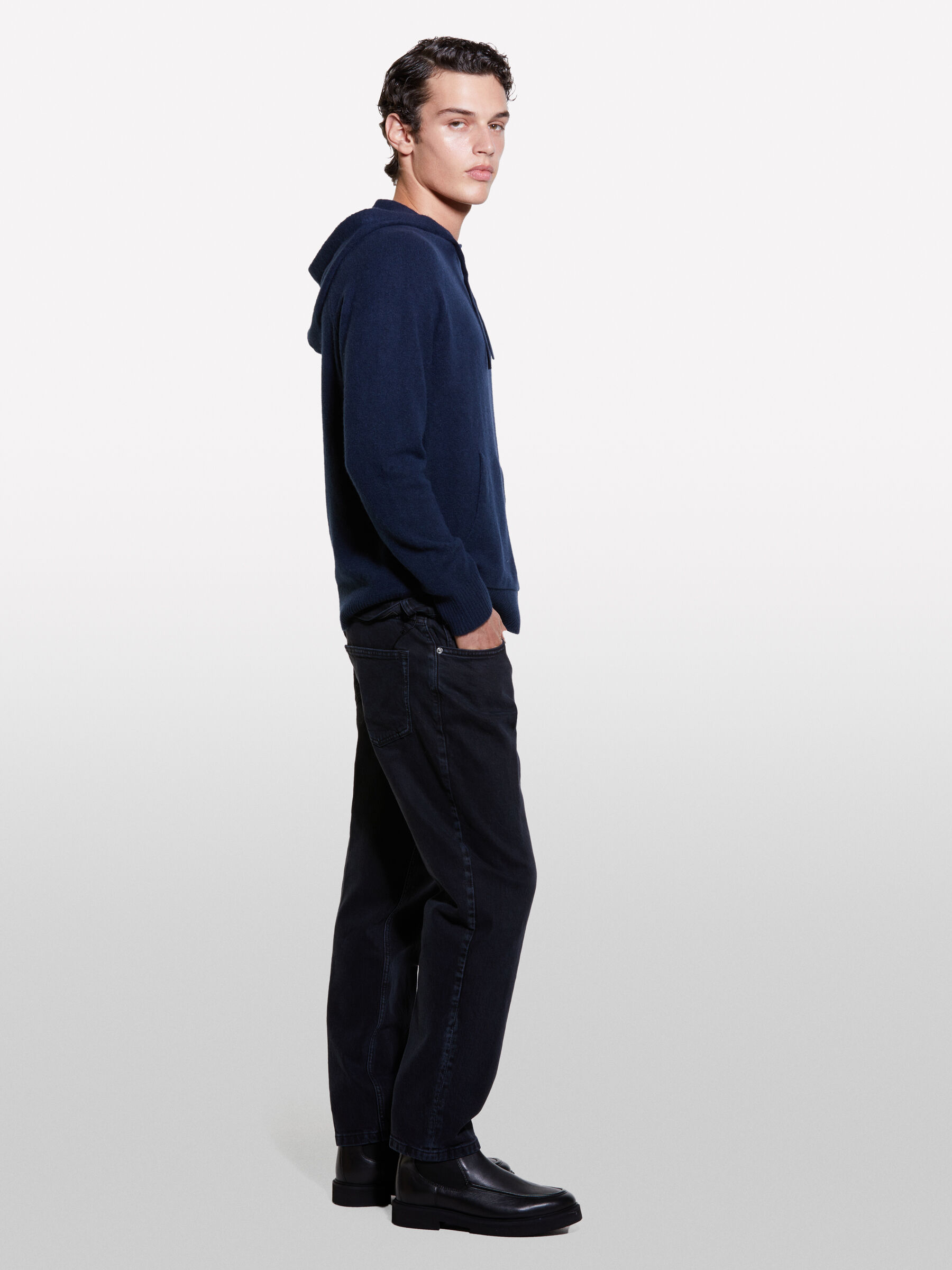 SWEATER W/HOOD Homem image number null