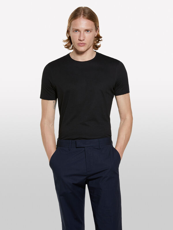 T-shirt de manga curta slim fit preta - t-shirt de manga curta para homem | Sisley