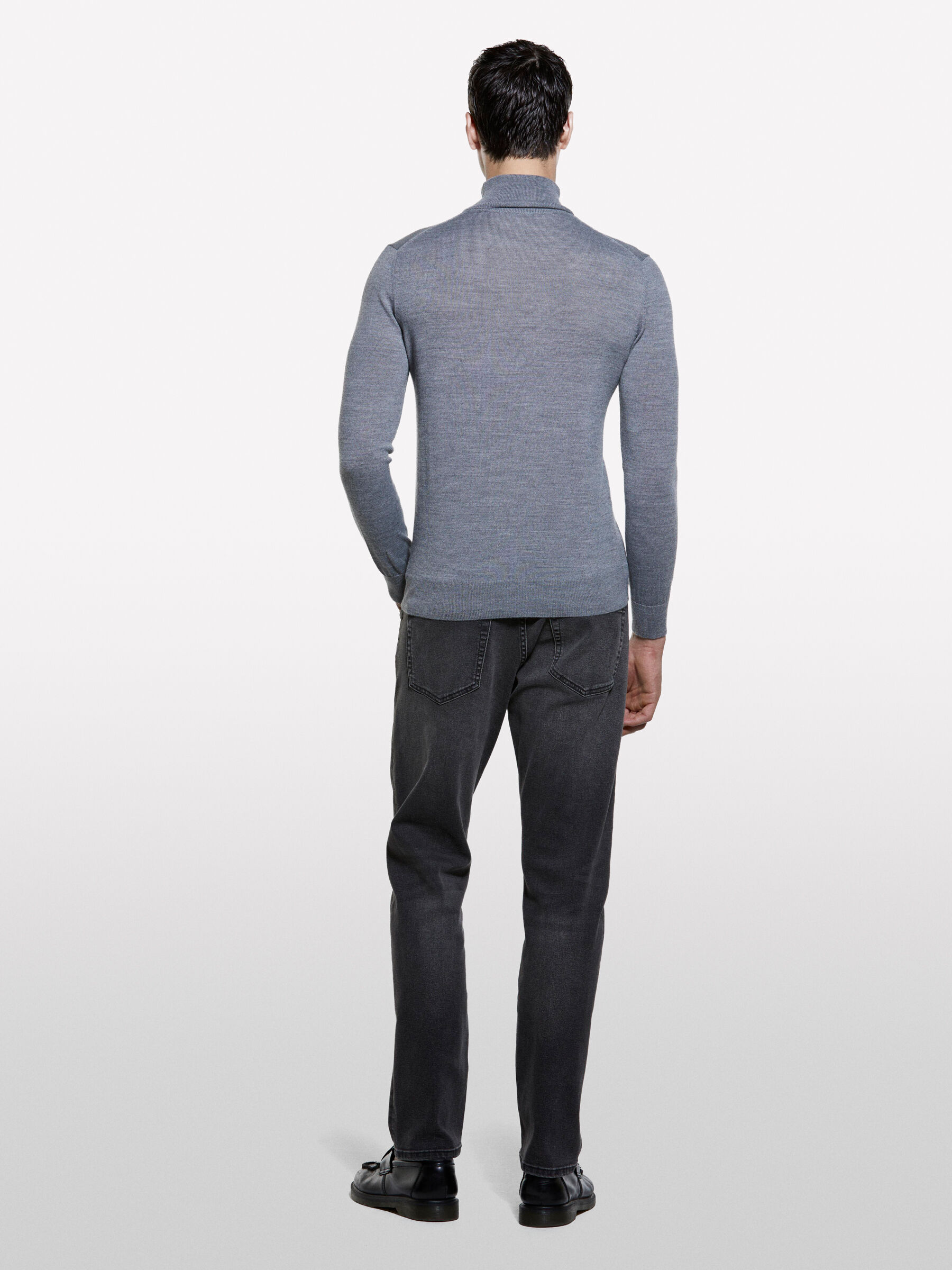 TURTLE NECK SWEATER Homem image number null