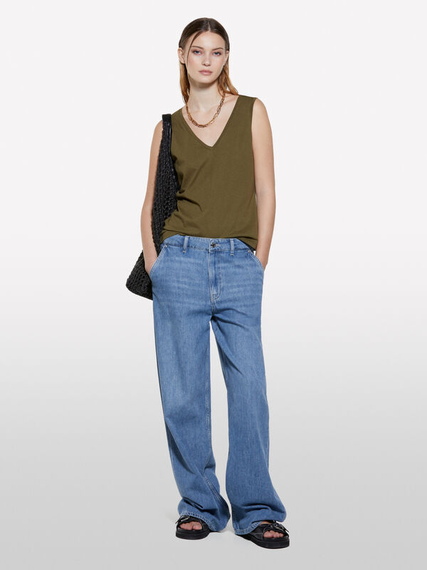 Top verde militar com decote em V Top verde militar com decote em V - tops para mulher | Sisley