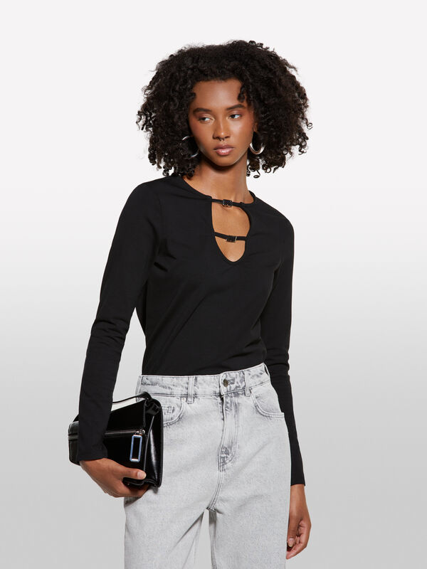 T-shirt preta com cut-out - t-shirt de manga comprida para mulher | Sisley