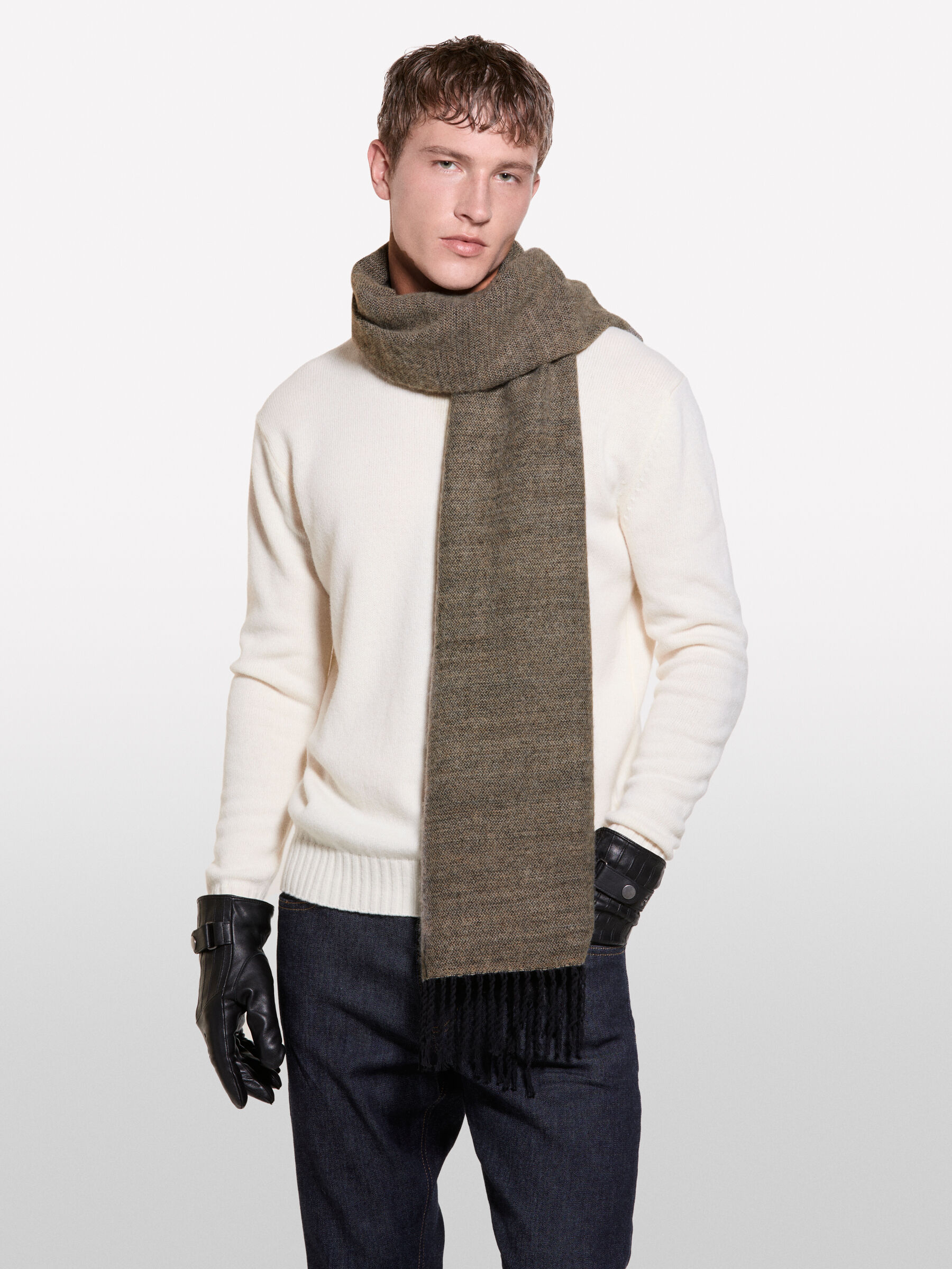 SCARF Homem image number null
