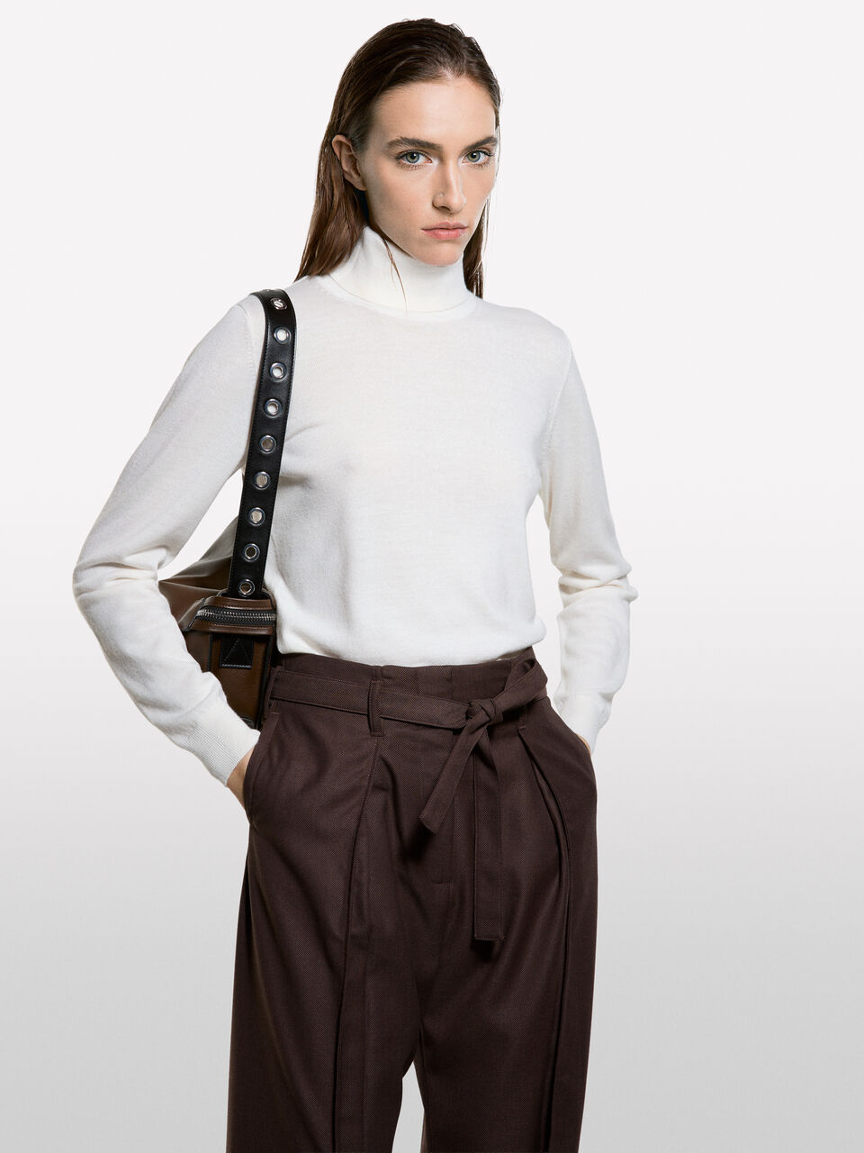 TURTLE NECK SWEATER Mulher image number null