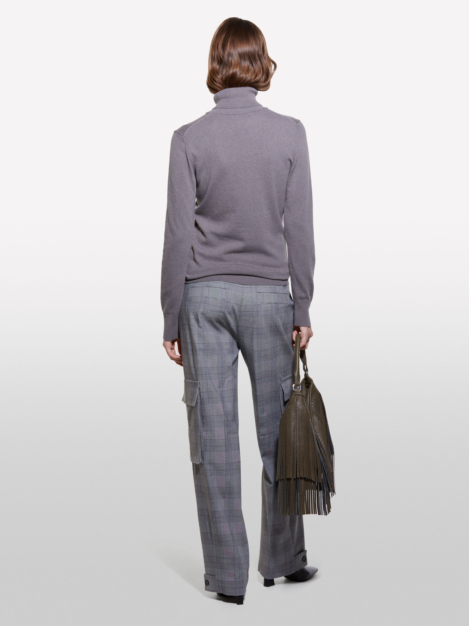 TURTLE NECK SWEATER Mulher image number null