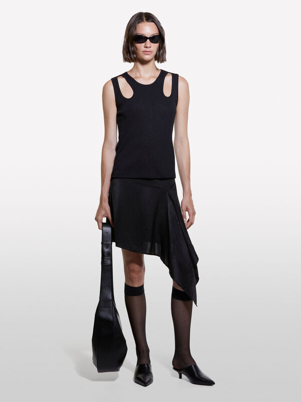 Top preto com abertura - tops para mulher | Sisley