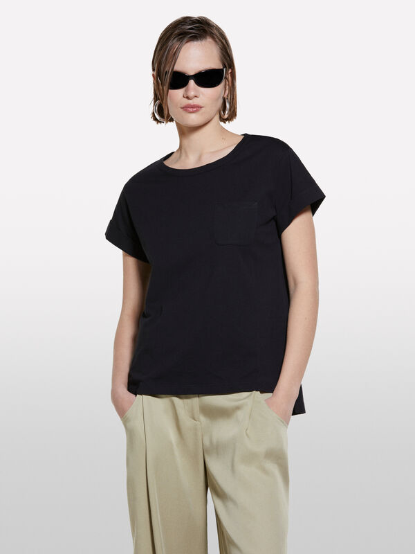 T-shirt preta com bolso pequeno - t-shirt de manga curta para mulher | Sisley