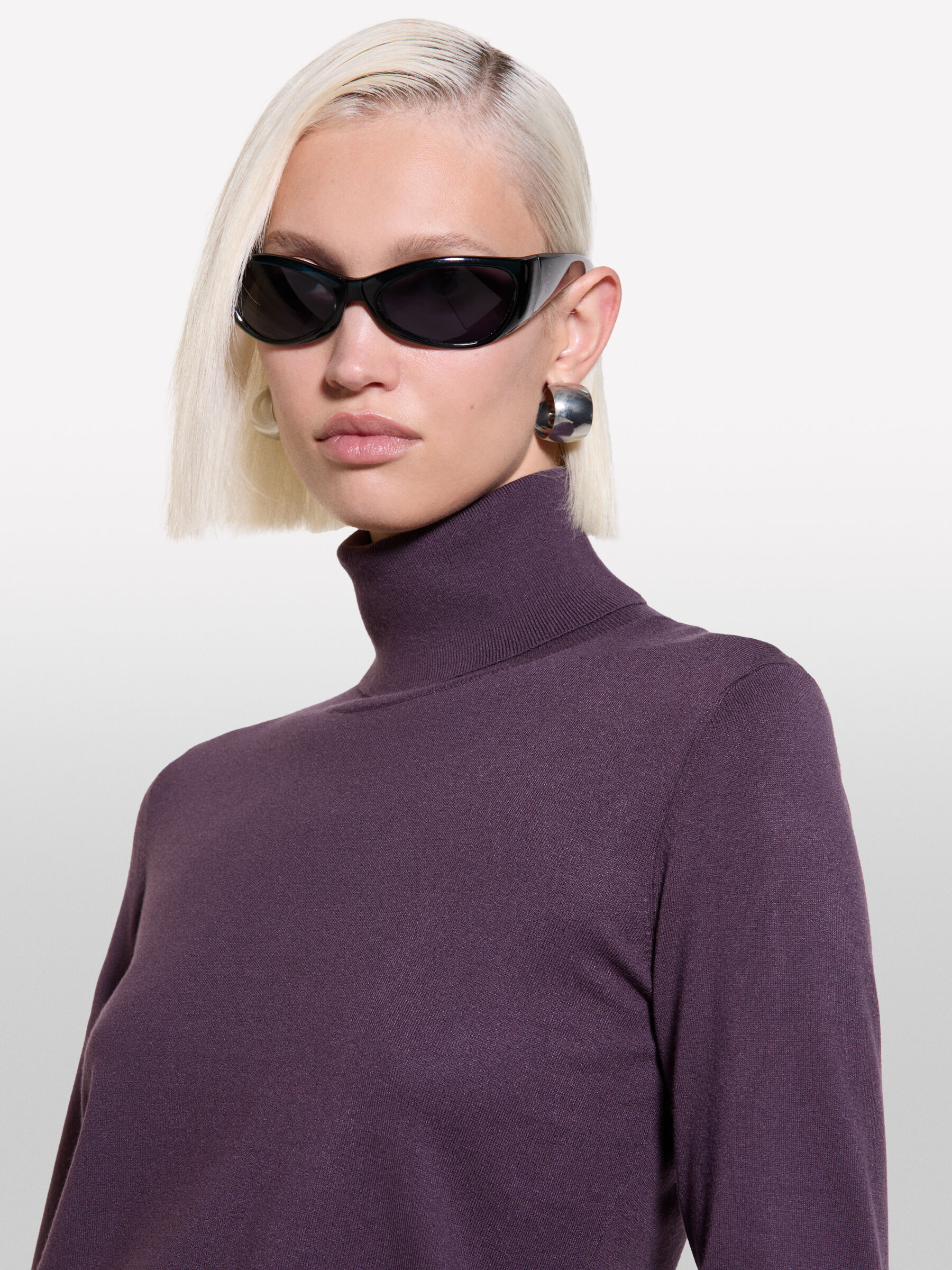 TURTLE NECK SWEATER Mulher image number null