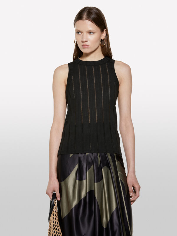 Top preto slim fit em canelado - tops para mulher | Sisley