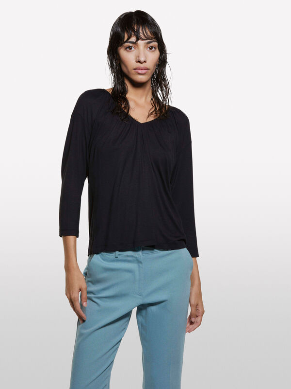 T-shirt preta com franzido T-shirt preta com franzido - t-shirt de manga comprida para mulher | Sisley