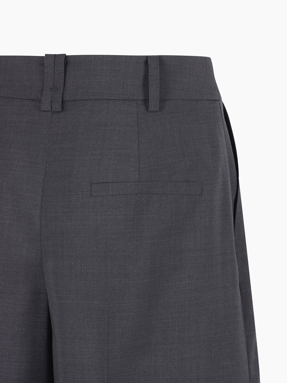 BERMUDA Mulher image number null