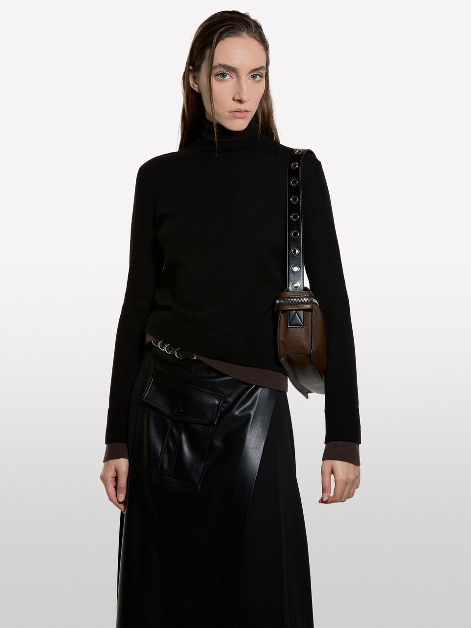 TURTLE NECK SWEATER Mulher image number null