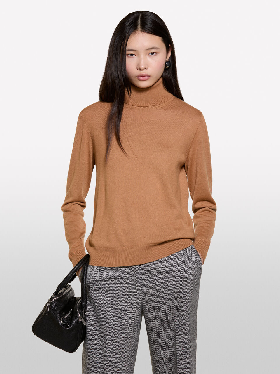TURTLE NECK SWEATER Mulher image number null