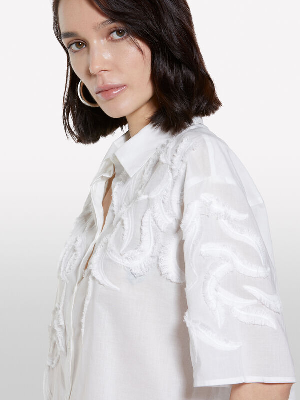 Camisa branca com bordado  Camisa branca com bordado  - camisas para mulher | Sisley