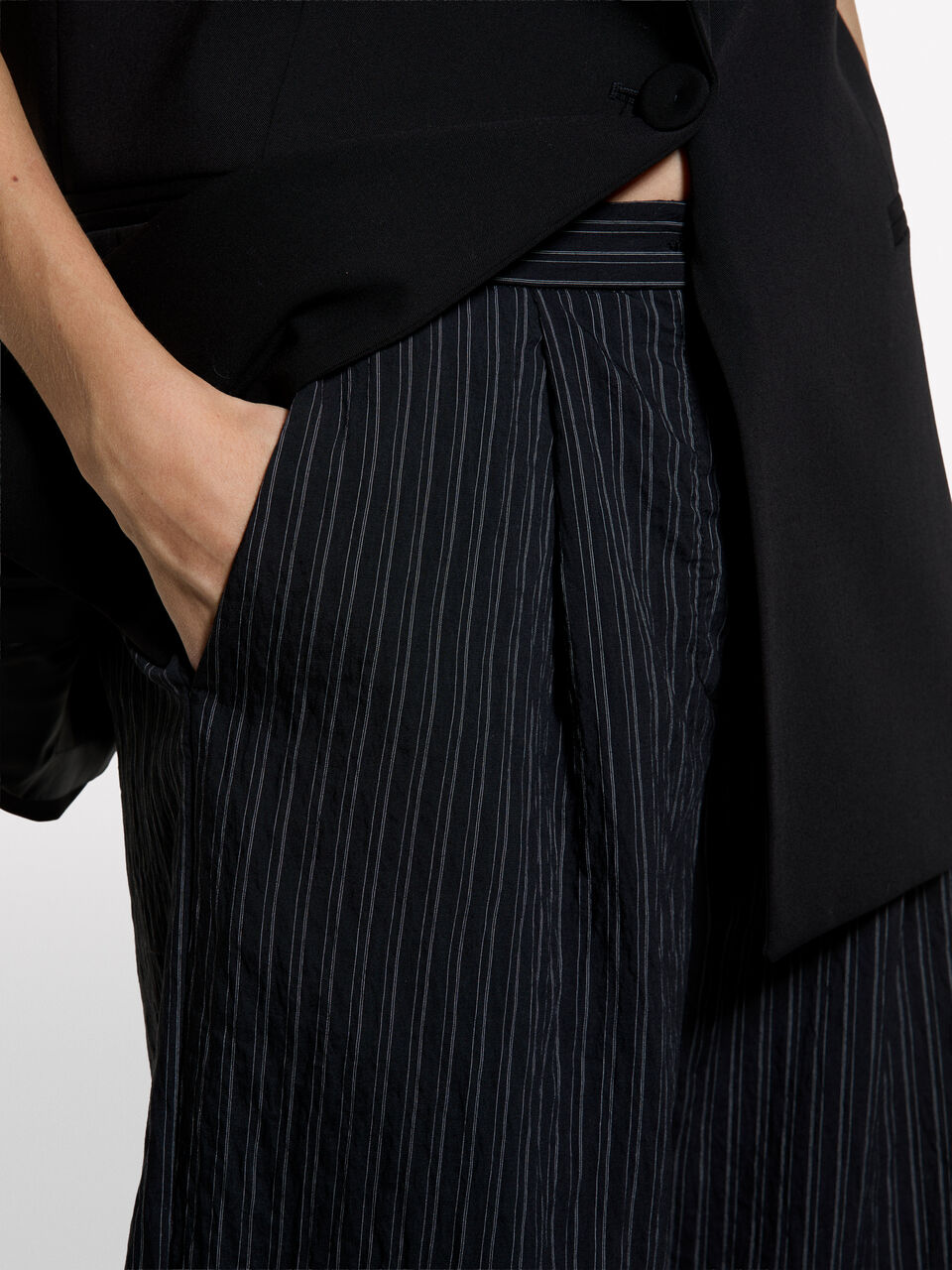 BERMUDA Mulher image number null