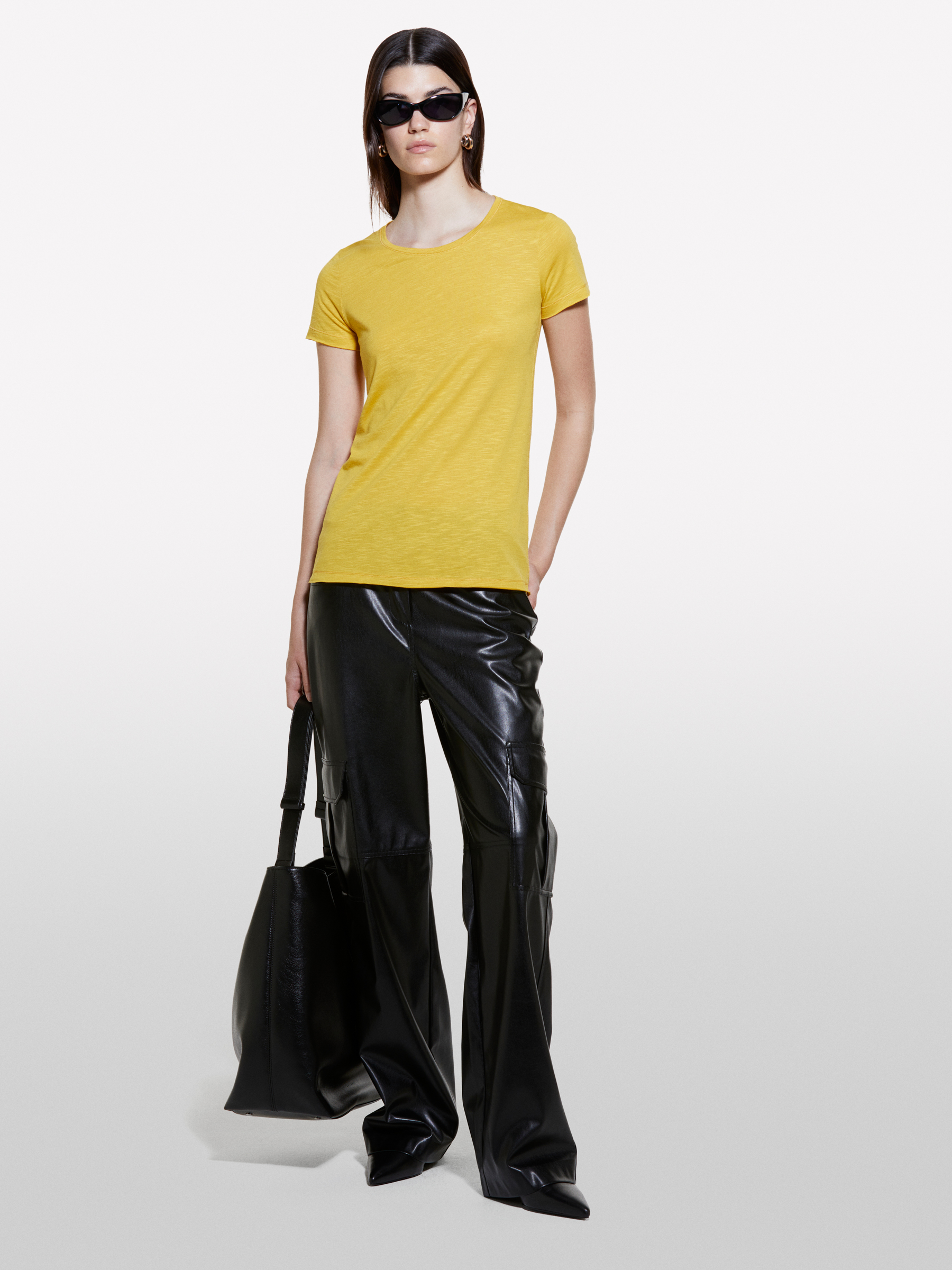Sisley - T-shirt Jaune Moutarde À Bords Bruts, Femme, Moutarde, Taille: XS